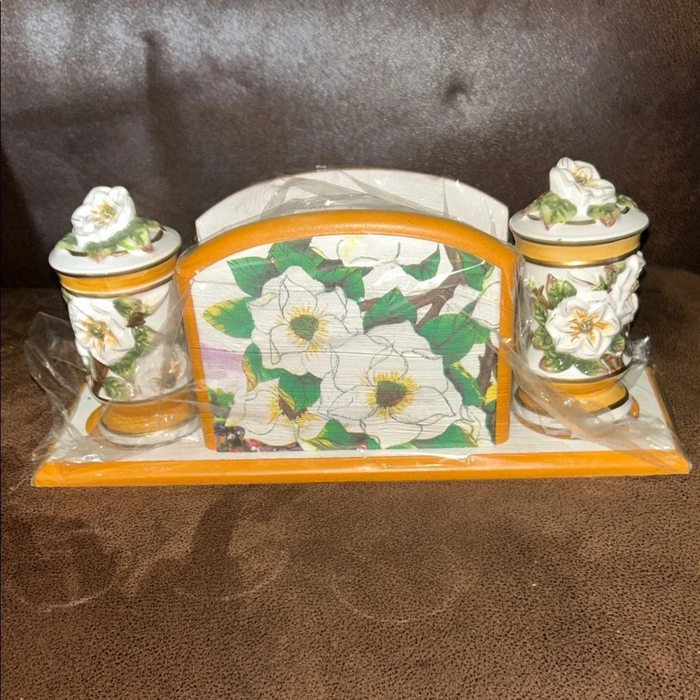 Vintage Magnolia napkin and salt/pepper shakers new old stock